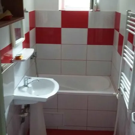 Apartament Ciresica * 콘스탄차